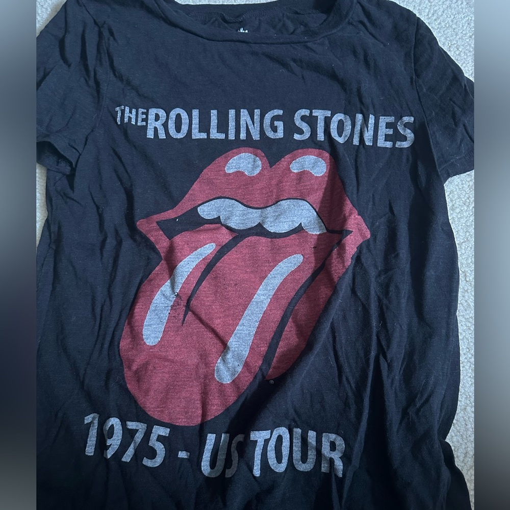 T SHIRT